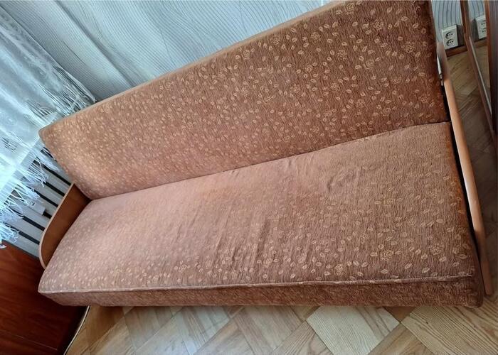 Grajewo ogłoszenia: Wersalka i rogówka w dobrym stanie do zabrania za darmo.